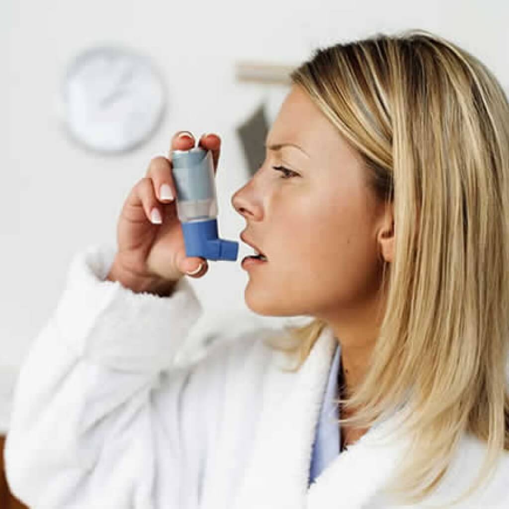 Препараты для больных астмой. Астма. Пациент с бронхиальной астмой. Ингаляторы при бронхиальной астме.